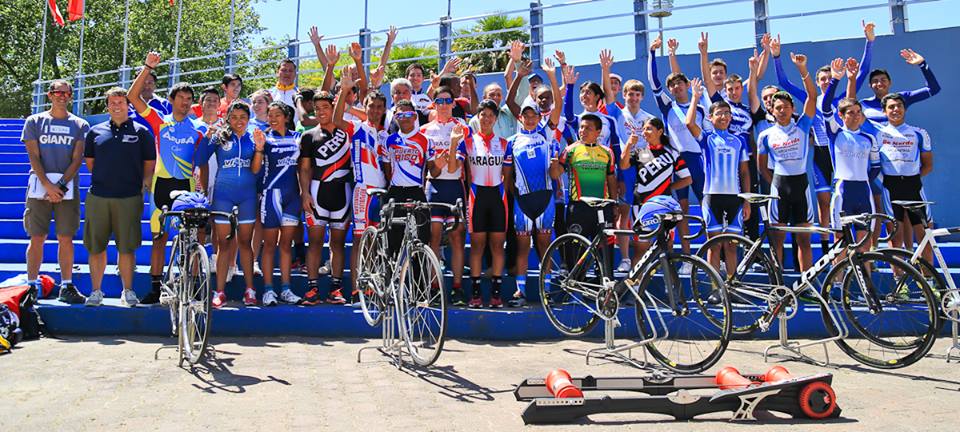 FOTO UNO    Los 35  atletas  de  toda America  en  Centro  Satelite  UCI  de  Mar del  Plata Argentina