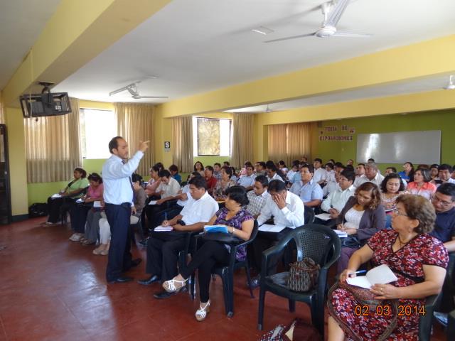 capacitacion a docentes piura