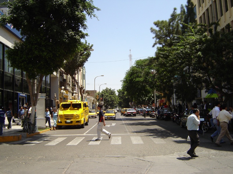 Avenida Grau Piura