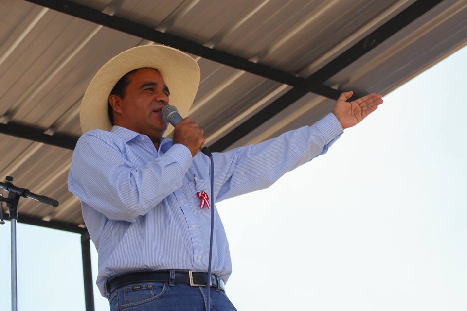 Santiago Paz en reunion