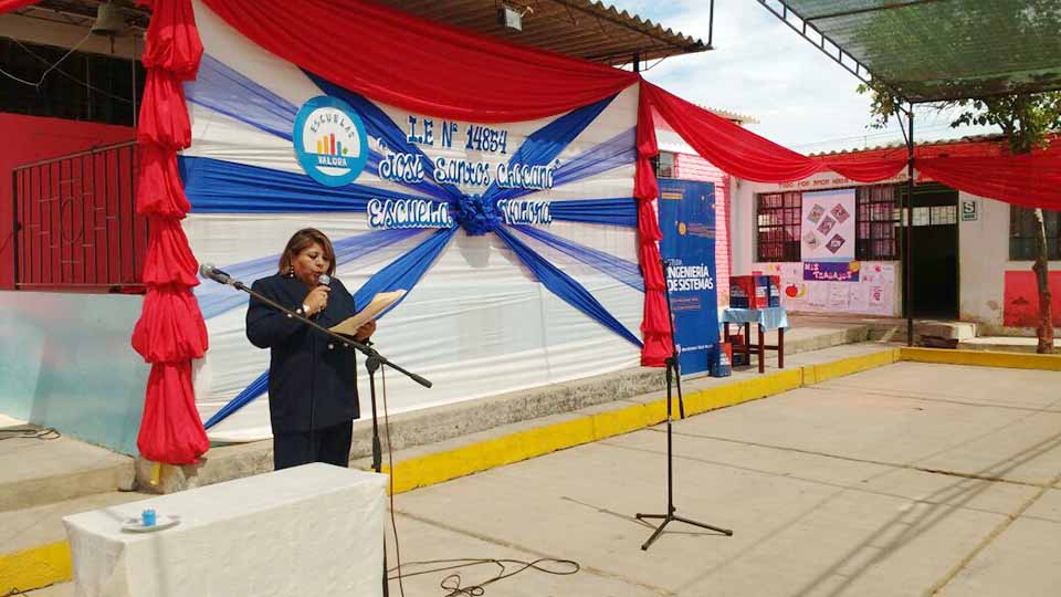 directora ie santos chocano