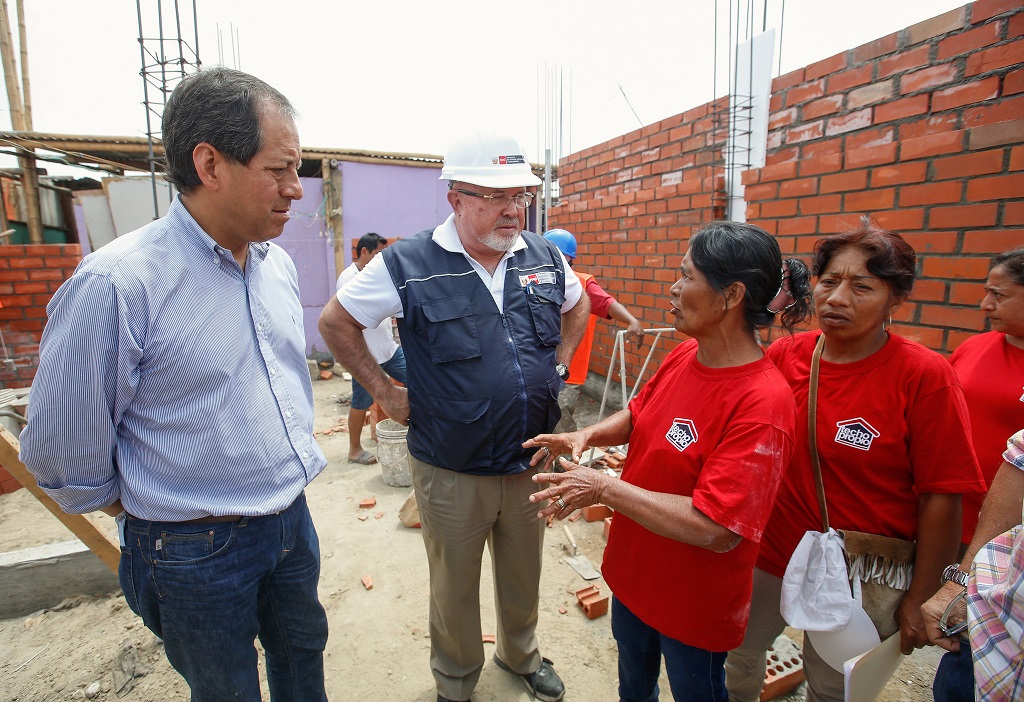 Bruce y Viceministro01