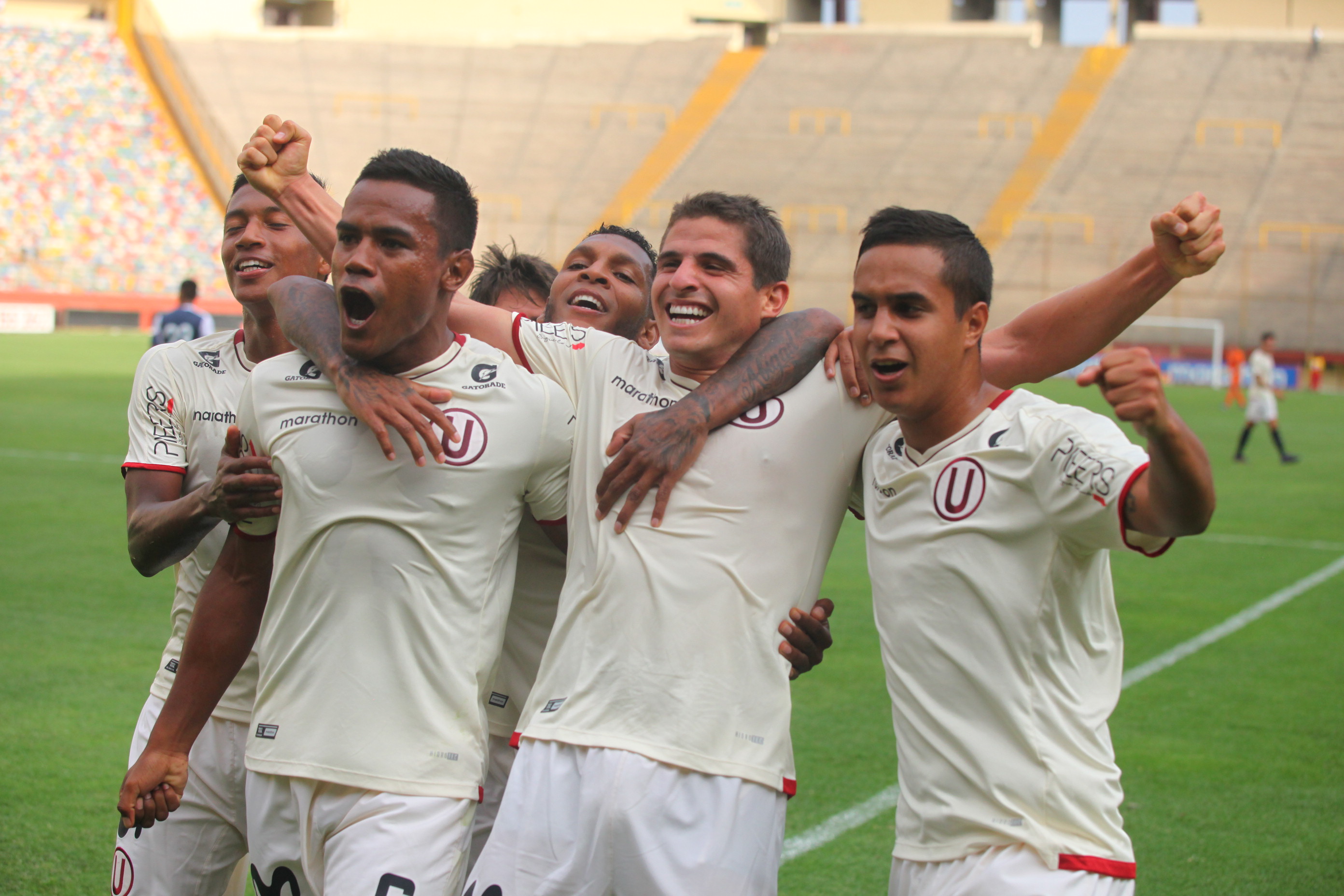 Universitario Verano01