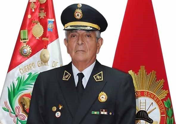 Martin Saldarriaga, cumple "Bodas de oro" como bombero