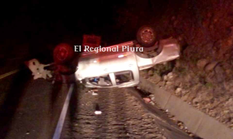 camioneta volteada