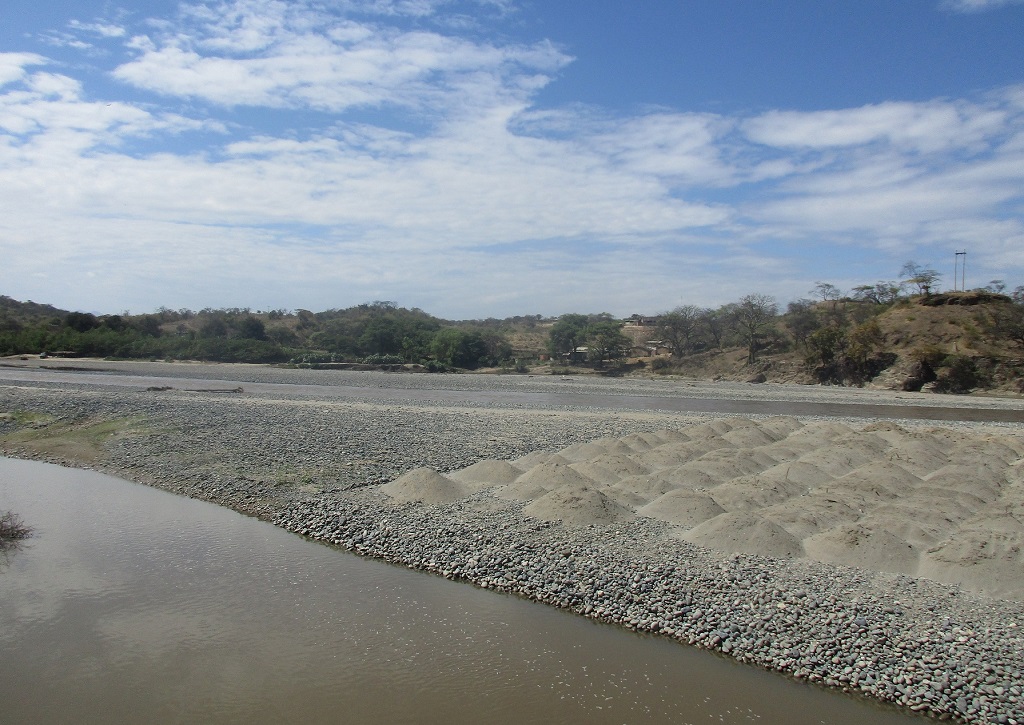 Rio Catamayo Lado Ecuador