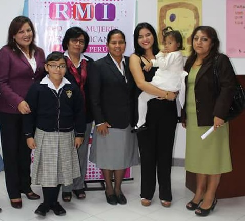 Alumnas Colegio Jesus Praga 01