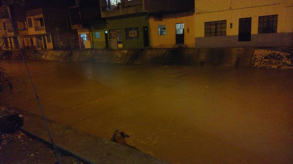 Canal Via Aguas Pluviales
