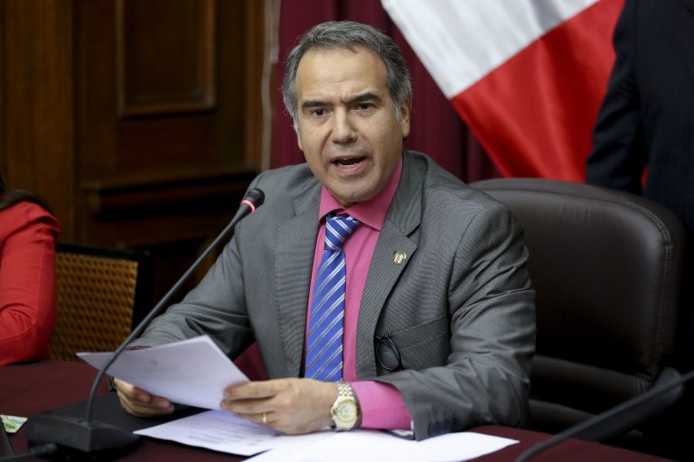 Francisco Petrozzi. renunciante de Fuerza Popular
