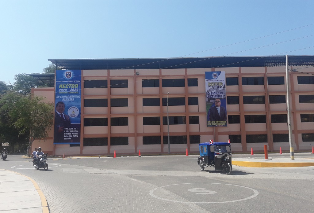 Imponentes pancartas usadas por dos candidatos cercanos a la Nasa