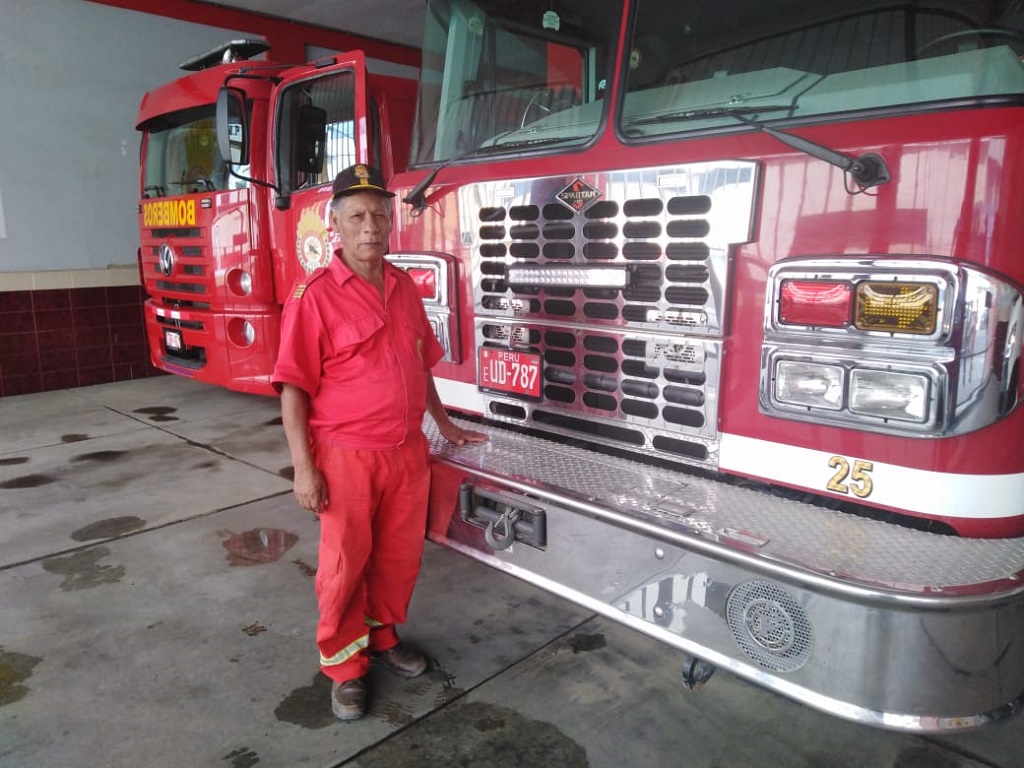 Usuario del Programa Pensión 65 lleva 45 años como bombero