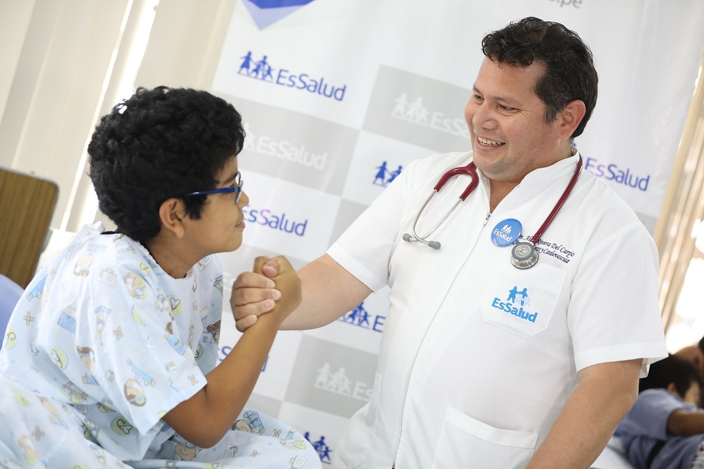 Caso exitoso se operación de niño realizado por personal de Essalud
