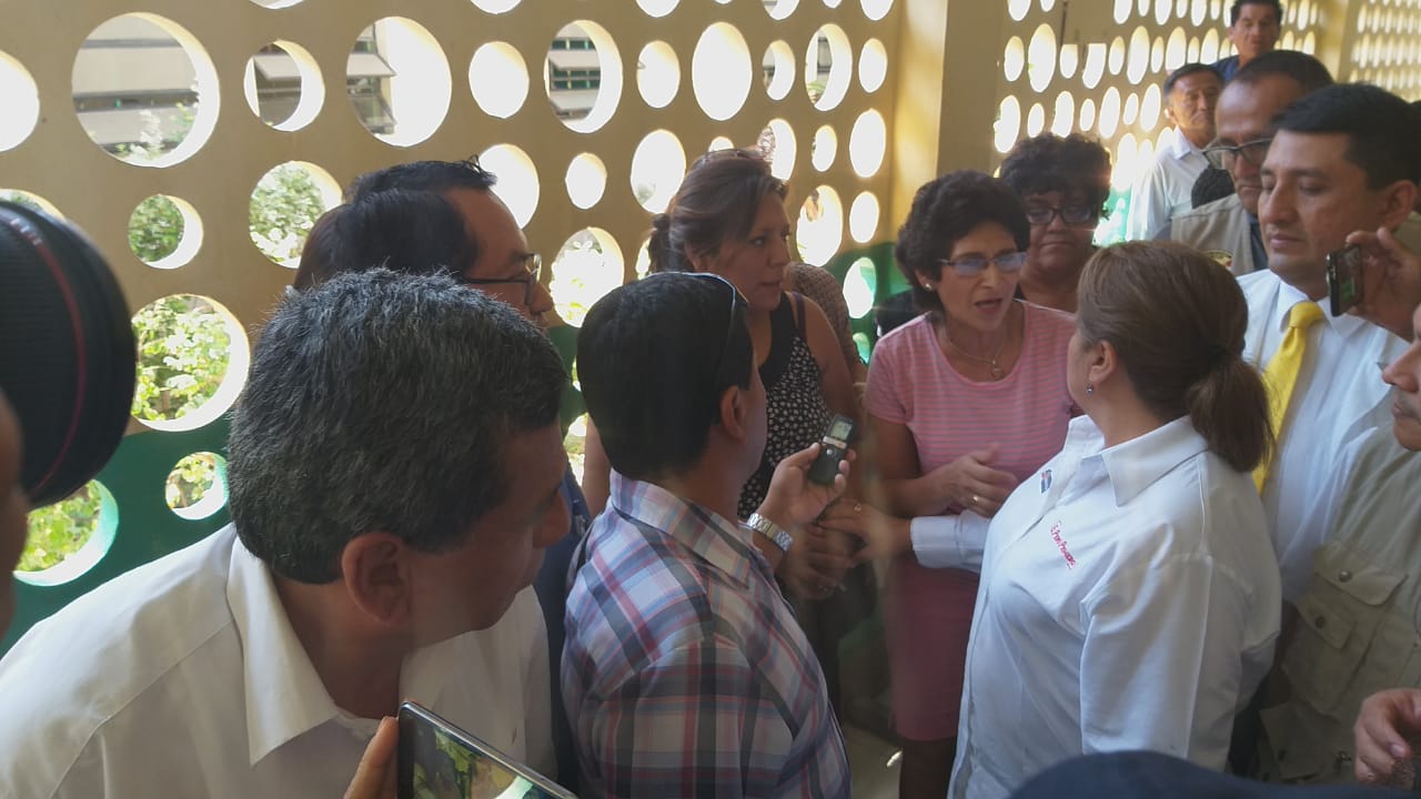 Visita de Ministra de Salud Zulema Tomas Gonzales a Hospital de Sullana