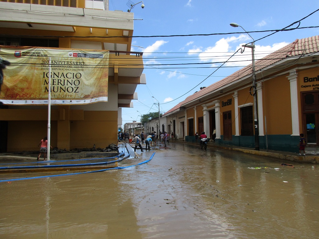 Inundación de calle Tacna y Ayacucho | Fotografía de archivo