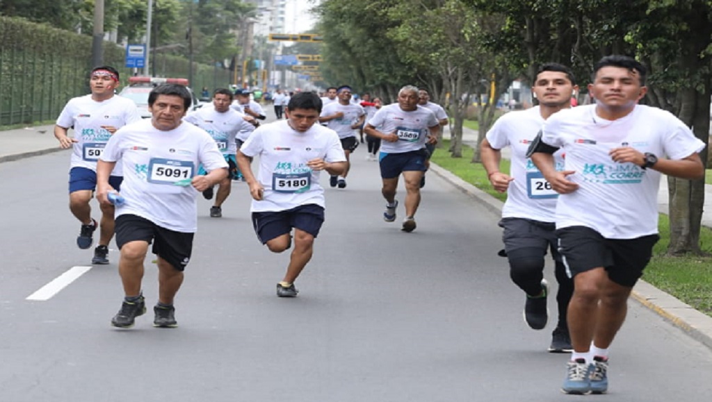 Más de dos mil personas participaron en la carrera Lima corre 5K para donar sangre