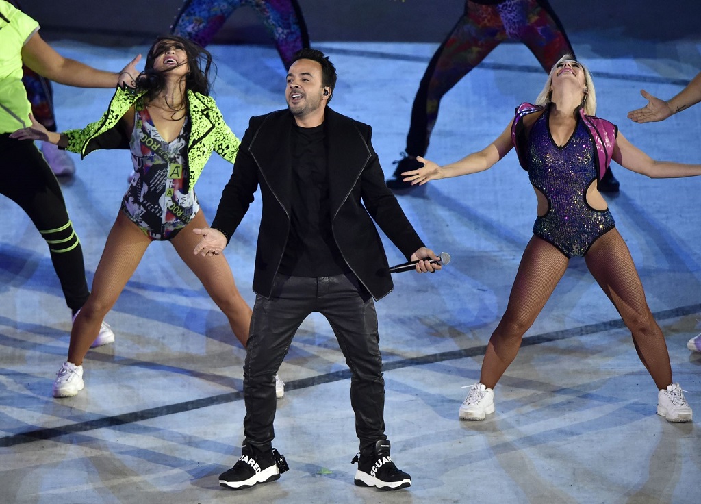 Luis Fonsi cerró acto inaugural con su éxito "despacito"