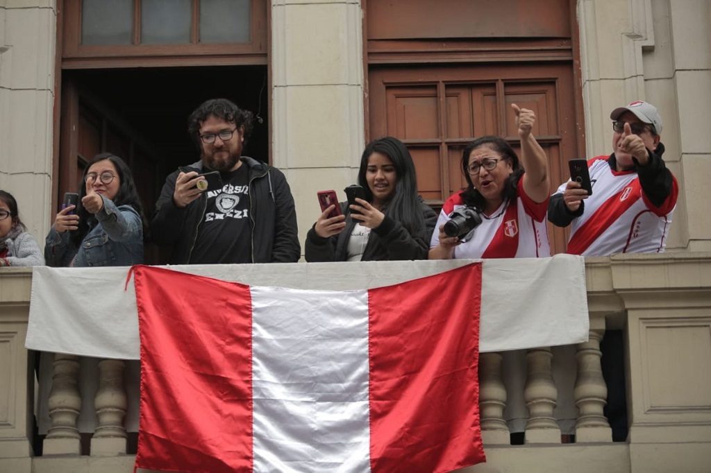Población de Lima brinda respaldo por adelanto de elecciones