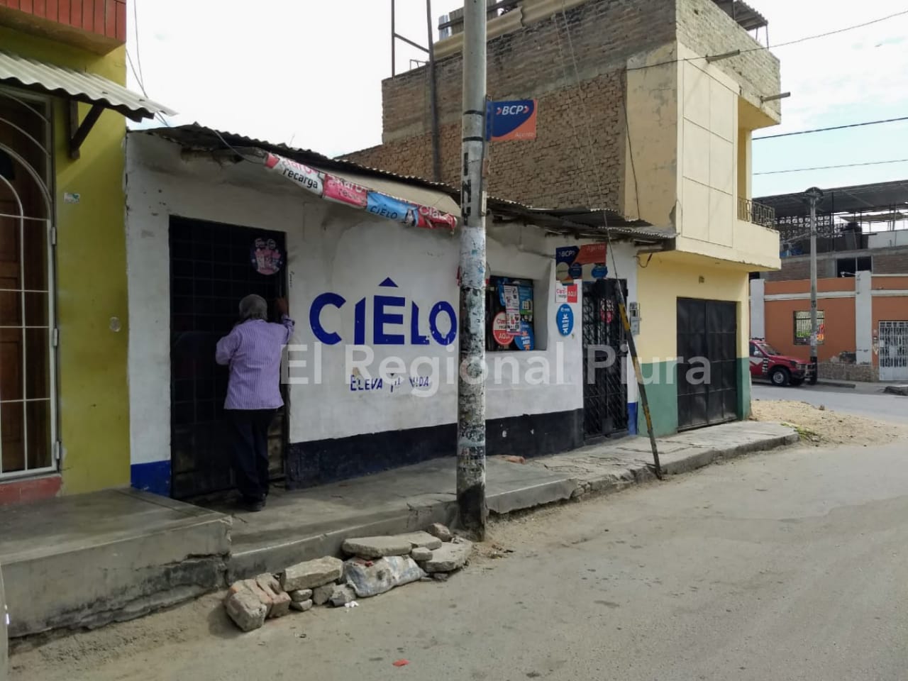 Asaltan tienda y se llevan 3 mil soles de agente del Banco de Crédito del Perú