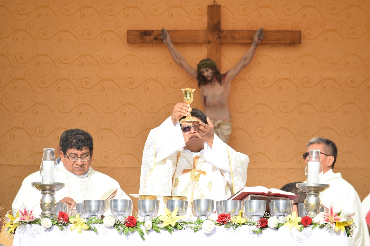 Sullana: con gran religiosidad se celebró festividad del Corpus Christi