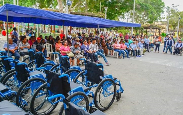 Paita: personas con habilidades diferentes son beneficiados con 50 sillas de ruedas