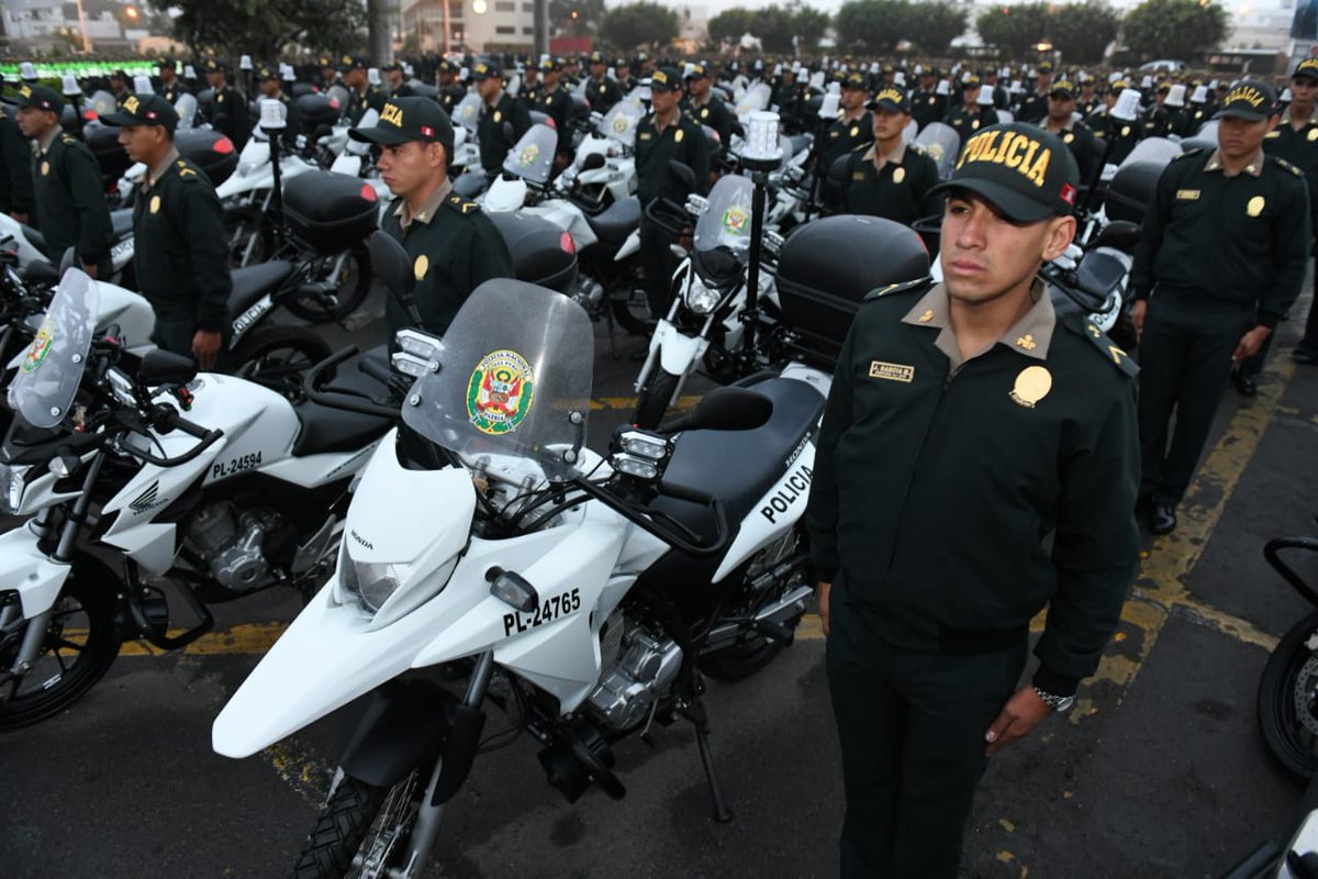 Ministerio del Interior incorpora al servicio oficial a 6 mil policías