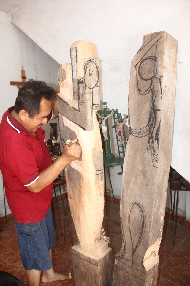 Oscar Aquino Ipanaque prepara nueva escultura