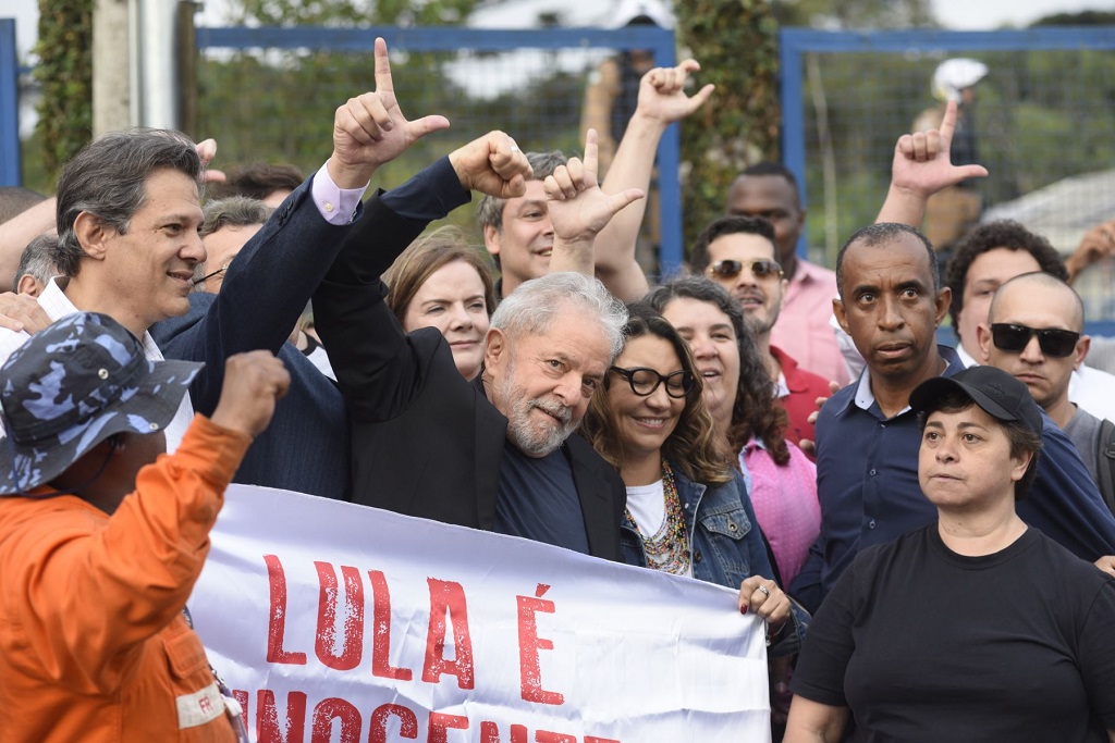 El expresidente de Brasil Luiz Inácio Lula da Silva salió en libertad
