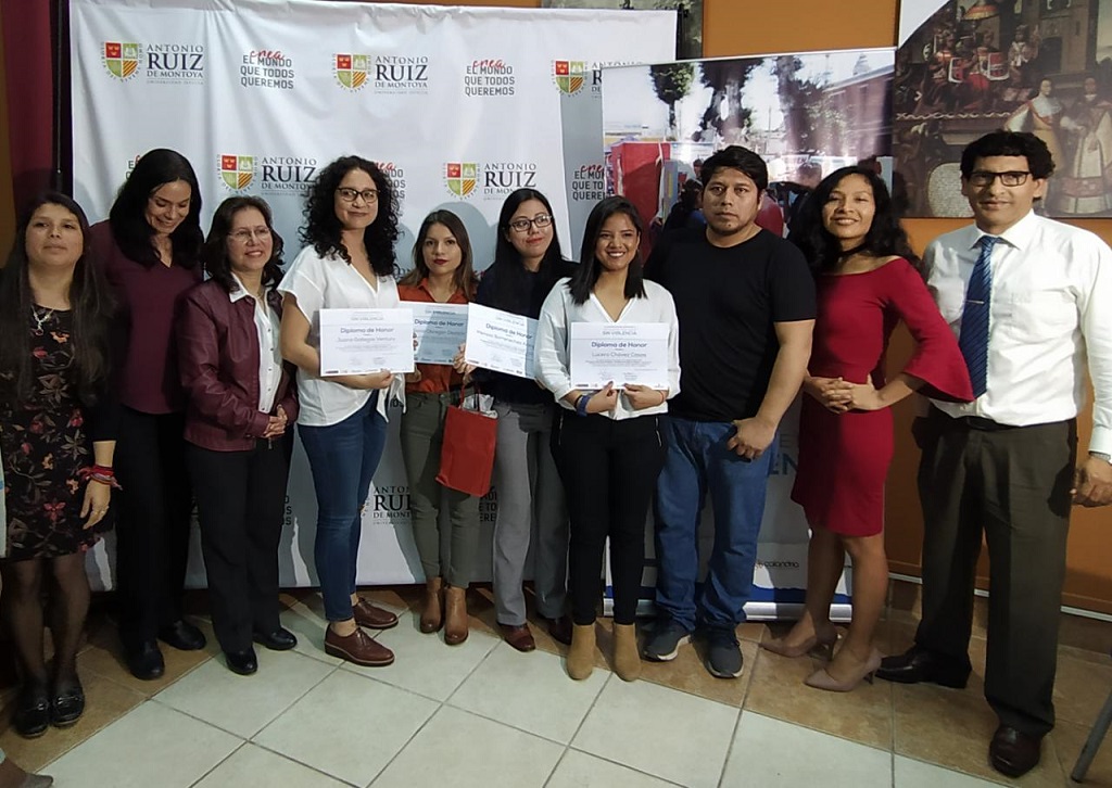 Premian a periodistas ganadoras de concurso 'Periodismo que llega sin violencia'