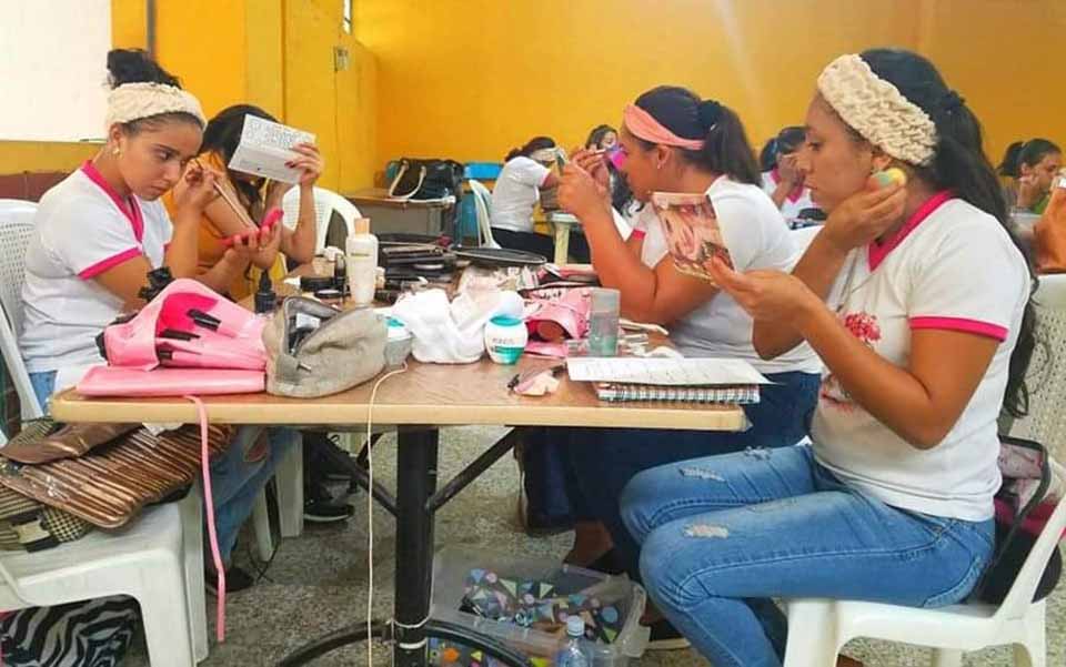 Realizarán taller gratuito de maquillaje en el distrito de Querecotillo, Sullana - El Regional