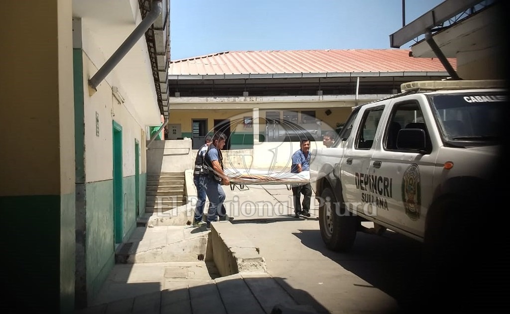 Familiares retiran cuerpo de morgue de Carlos Salgado Burneo