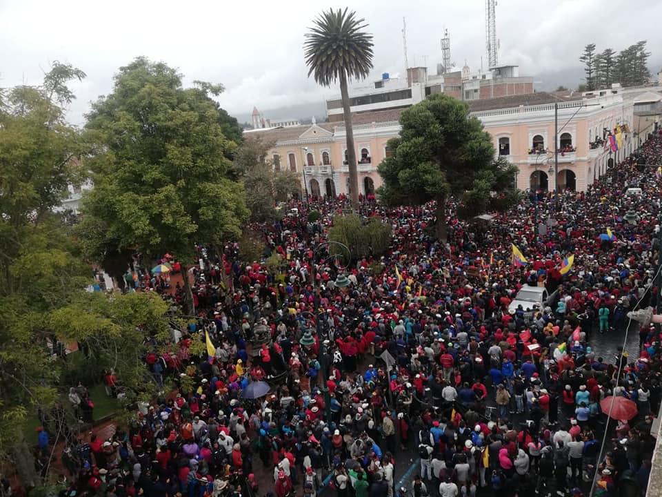 Ecuador vive momentos tensos y de gran violencia por oposición a medidas económicas