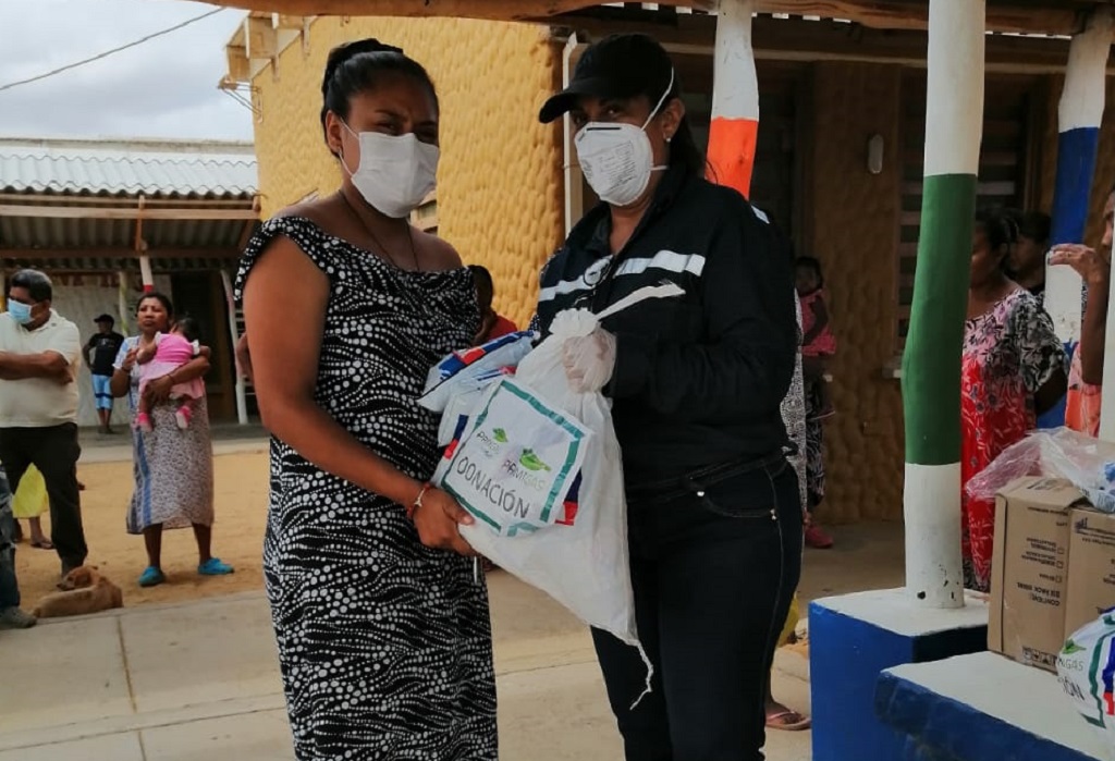 Realizan donación de alimentos a personas vulnerables