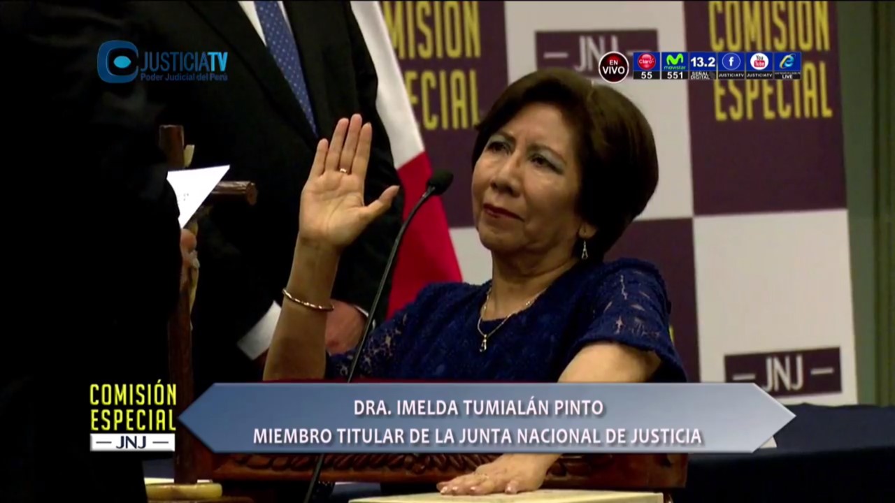 Juramentación de Imelda Tumialan Pinto