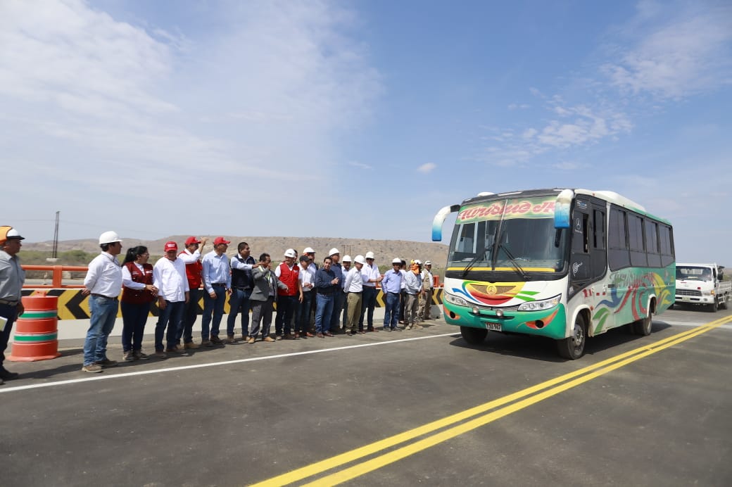 Nuevos puentes mejorar red vial en Piura