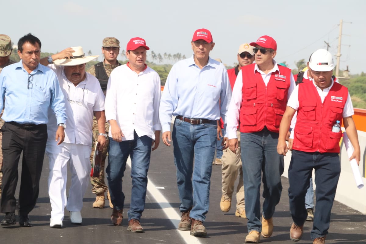Ponen en servicio puentes en Piura