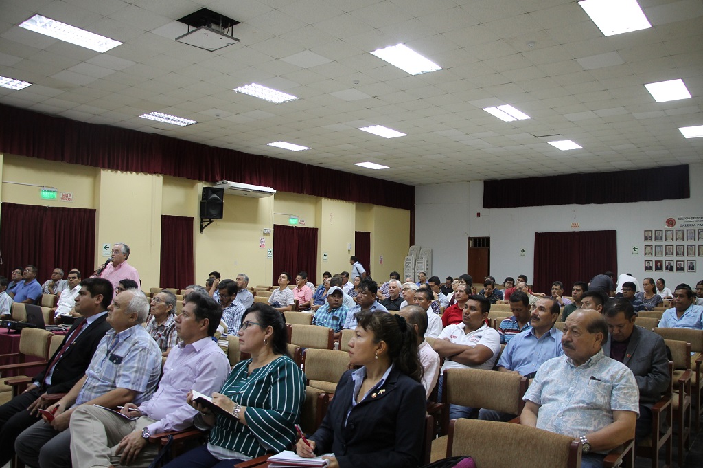 Conversatorio en Colegio Ingenieros sobre drenaje de Piura