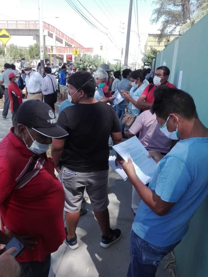 Policía expone al peligro a población piurana