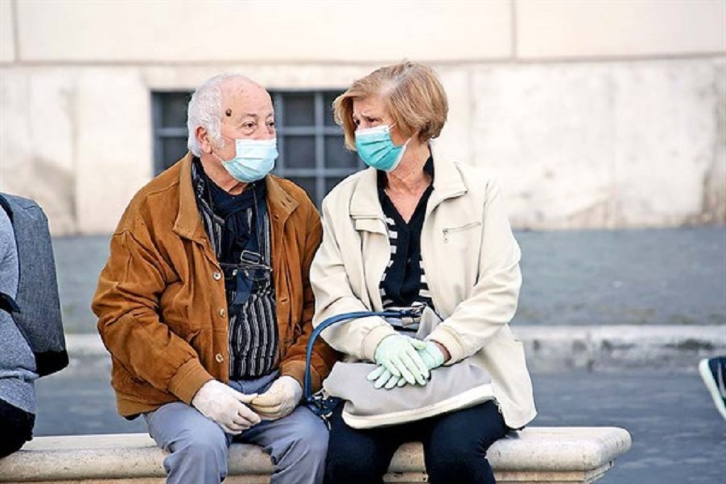 Adultos mayores con demencia en mayor riesgo en pandemia por Covid-19