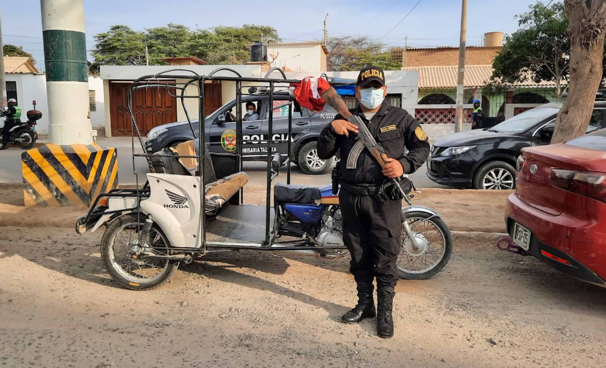 Talara: PNP recupera mototaxi que había sido robada en los exteriores del  mercado Acapulco