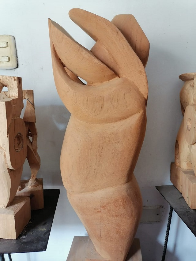 Escultura de cataquense Oscar Aquino