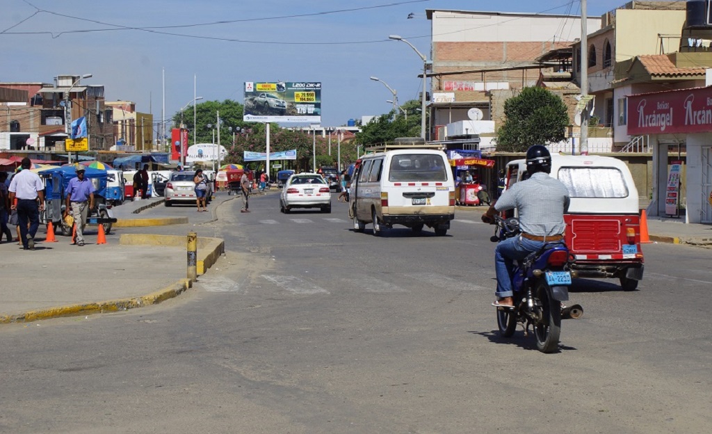 Transito vehicular Talara 2