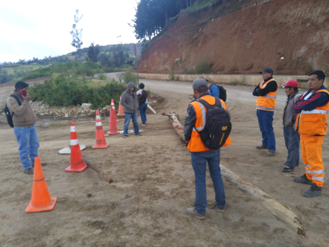 Trabajadores carretera Canchaque Huancabamba 03