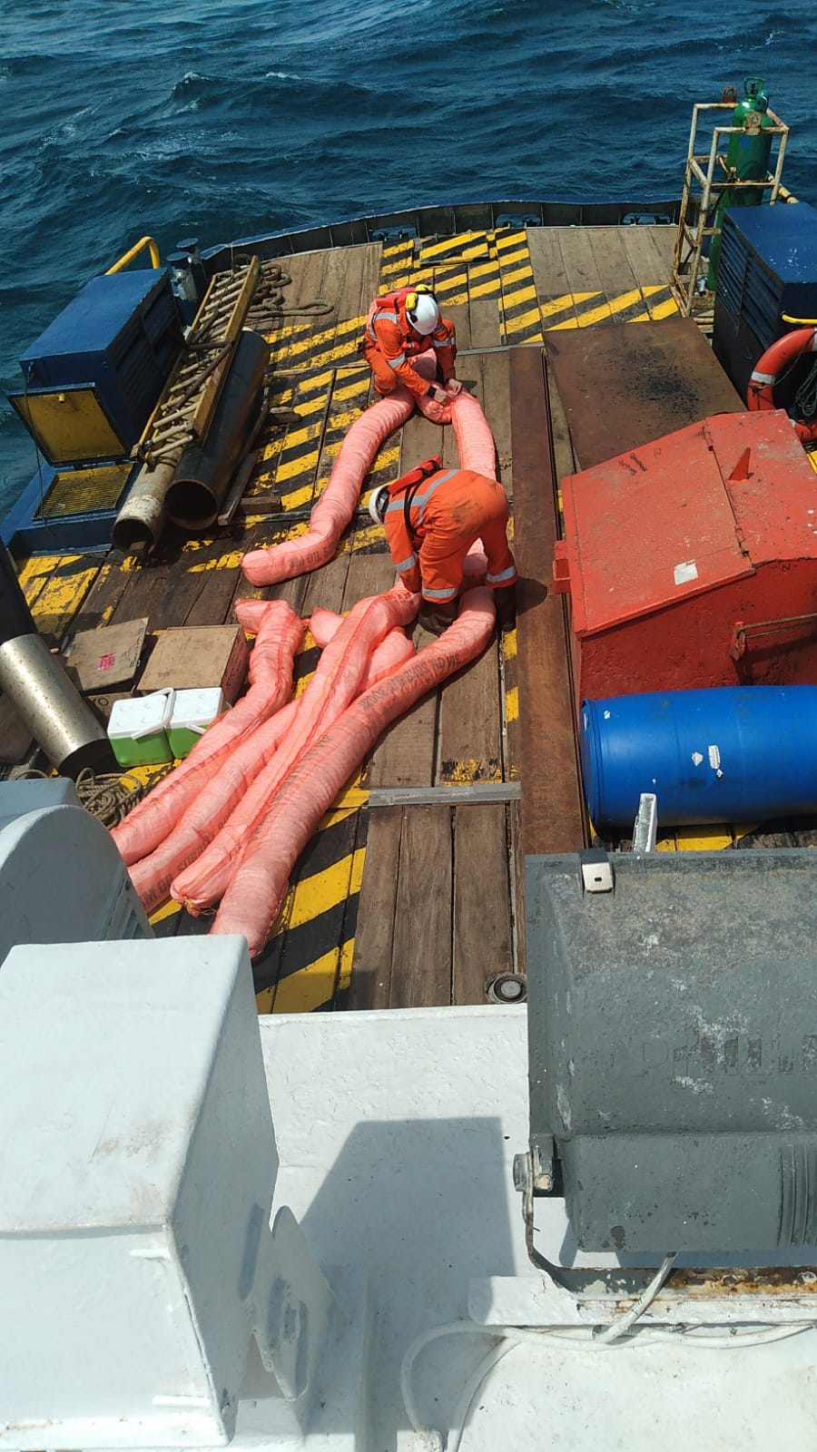 pescadores denuncian derramamiento petroleo 1