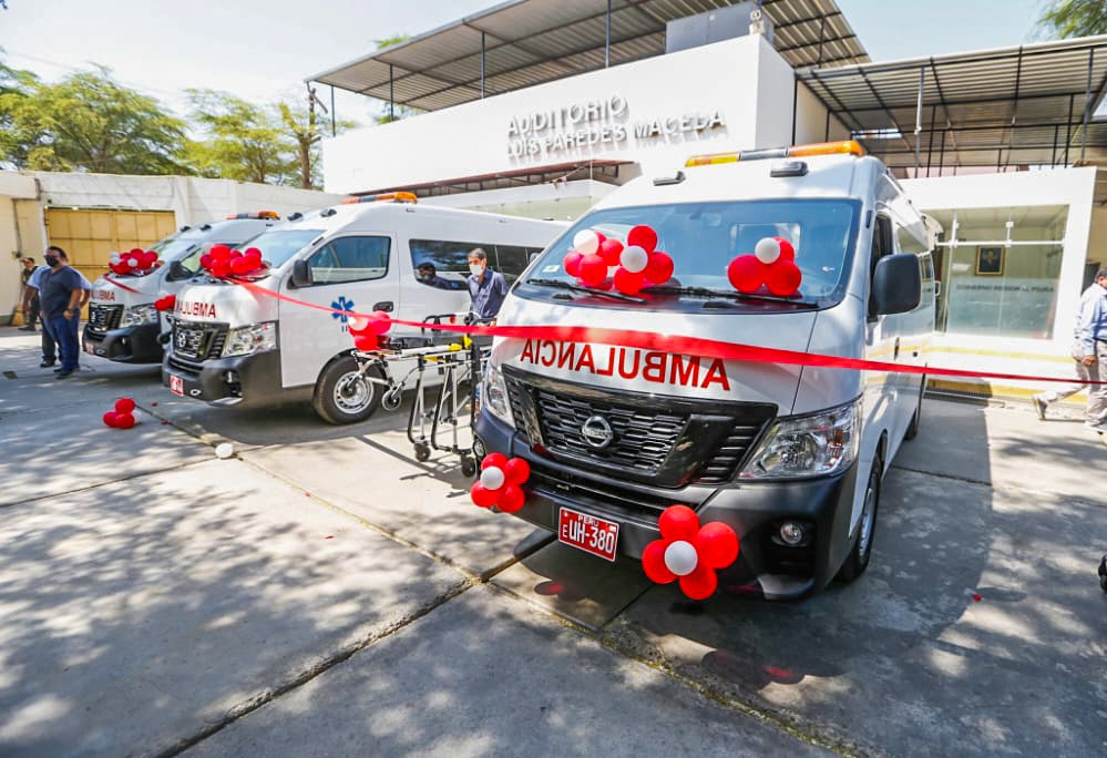 entregan ambulancias Piura 1
