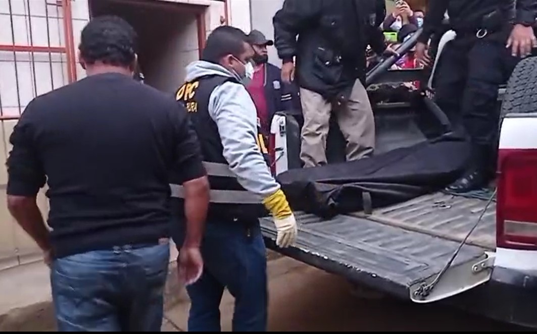 Pareja de esposos son encontrados muertos en su vivienda