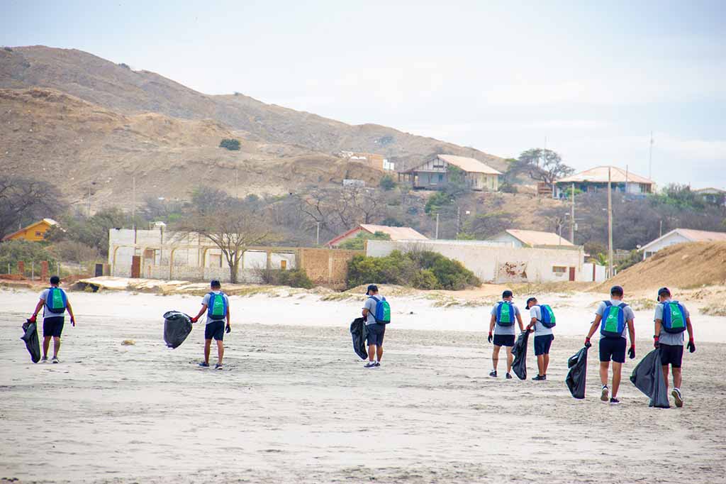 playa Lobitos limpieza 1