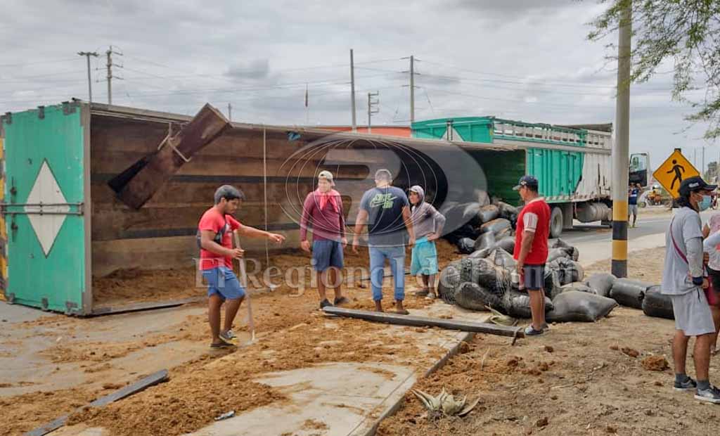 camion se vuelca 1