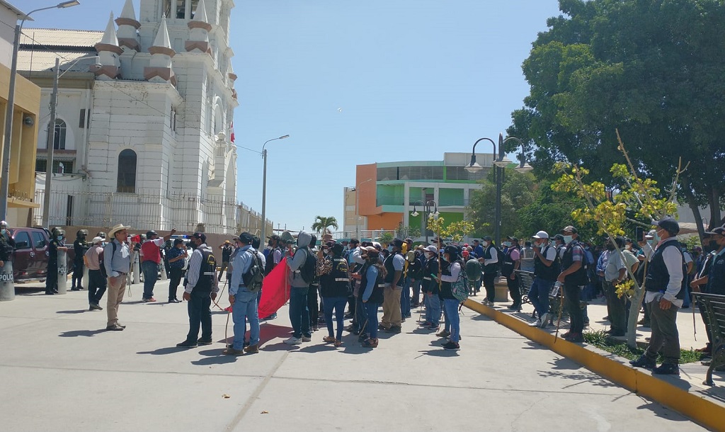 Ronderos realizan movilización en la ciudad de Sullana