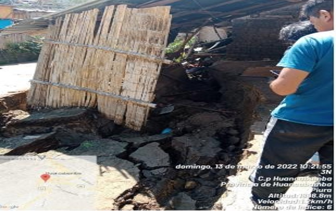 Vivienda afectada por creciente de quebra La Chula y río Huancabamba