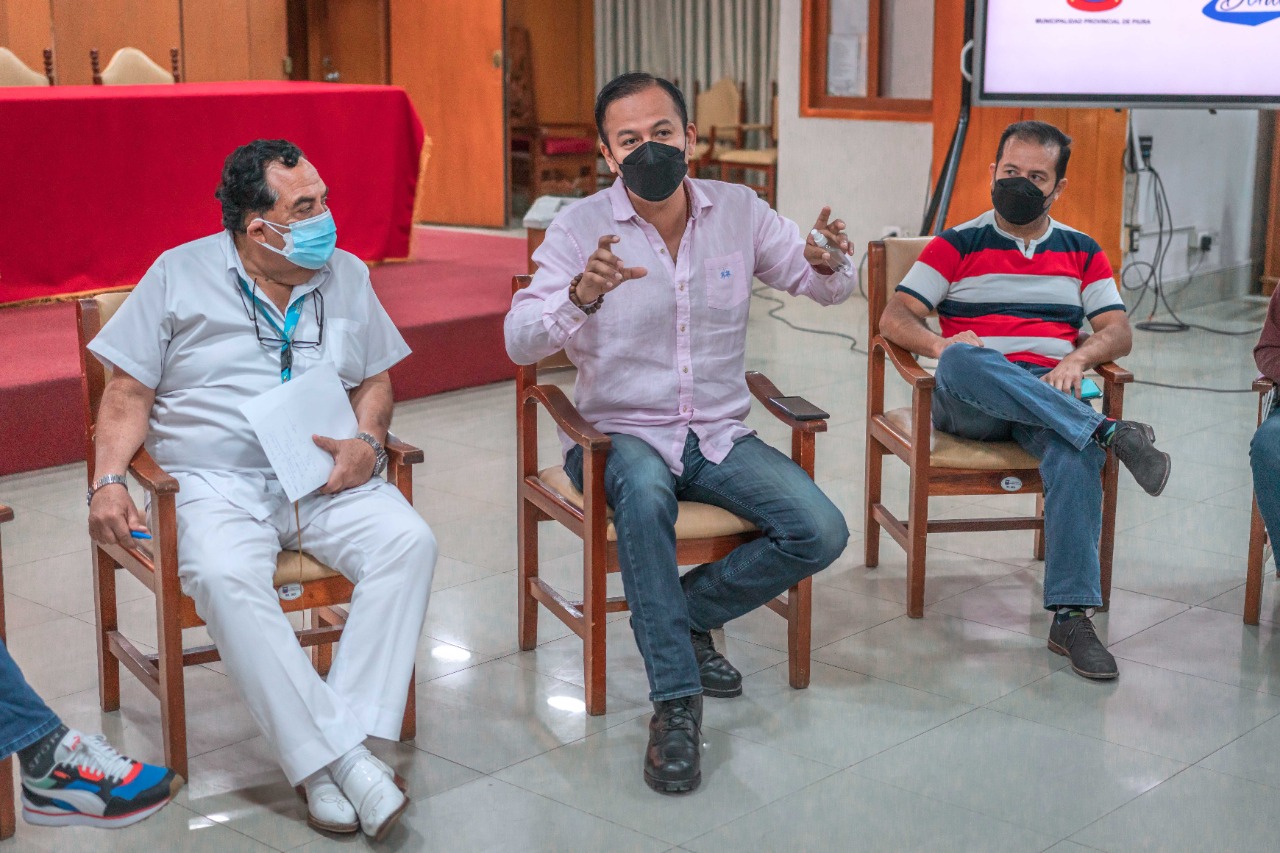 Alcalde de Piura y otros funcionarios acuerdan marchar por Hospital de Alta Complejidad